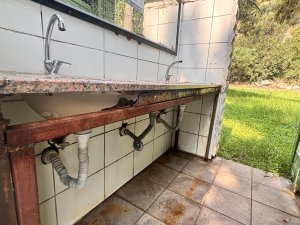 Kadınlar plajındaki kirliliğe tepki