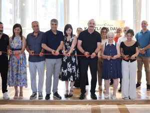 Başkan Kotan, Kağıtların Dansı sergisinin açılışını yaptı