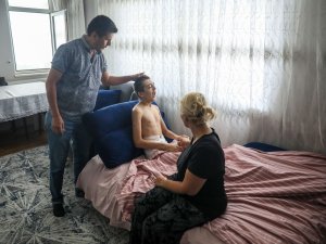 Kalçası kırılan otizmli çocuğun ailesi şikayetçi oldu