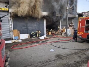 HATAY’DA MOBİLYA ATÖLYESİNDE YANGIN
