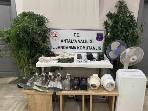 EVİNİ UYUŞTURUCU SERASINA ÇEVİRDİ, KAÇAMADI