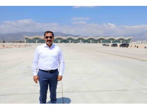 DEPREMDE HASAR ALAN HATAY HAVALİMANI’NDAKİ ÇALIŞMALARLA BİRLİKTE İLK YURT DIŞI UÇUŞ KIBRIS’A GERÇEKLEŞECEK