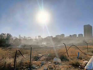 TATİL BÖLGESİNDEKİ ÖRTÜ ALTI YANGINI BÜYÜMEDEN SÖNDÜRÜLDÜ