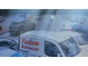 OTOMOBİL İLE MOTOSİKLETİN ÇARPIŞTIĞI KAZA KAMERADA: 1 YARALI