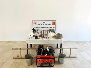 JANDARMADAN KAÇAK KAZIYA SUÇÜSTÜ