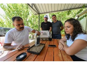 MERSİN’DE ÜRETİCİYE TOPRAK ANALİZ CİHAZI DESTEĞİ