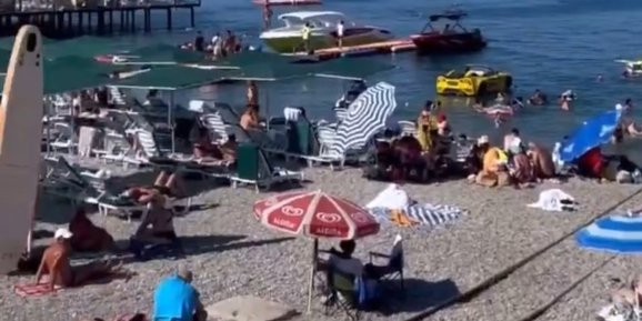 ANTALYA SAHİLLERİNDE ÜCRETLİ PLAJ TEPKİSİ