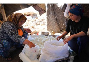 KAHRAMANMARAŞ’TA YAYLACILARIN PEYNİR VE ÇÖKELEK ÜRETİMİ SÜRÜYOR