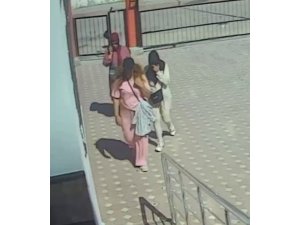 KAPI KIRIP EVE GİREN KADIN HIRSIZLAR, 200 BİN LİRALIK ALTIN ÇALDI