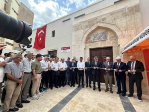 TARİHİ MELİK TAHİR CAMİİ TAMAMLANAN RESTORASYON ÇALIŞMALARININ ARDINDAN YENİDEN İBADETE AÇILDI