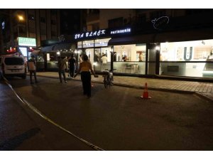 KAFEYİ ÖNCE MOTOSİKLETLE, ŞİMDİ DE OTOMOBİLLE GELİP KURŞUNLADILAR