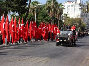 ANTALYA'DA ZAFER BAYRAMI KUTLANDI
