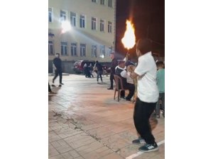 DÜĞÜNDE HAVAYA ATEŞ AÇILAN ANLAR KAMERADA