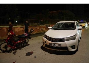 KOZAN’DA MOTOSİKLET İLE OTOMOBİL ÇARPIŞTI: 2 YARALI