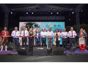 BAŞKAN SEÇER, SİLİFKE MÜZİK VE FOLKLOR FESTİVALİ’NE KATILDI