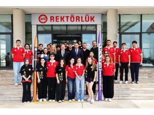 REKTÖR SÖZEN, TEKNOFEST FİNALİSTLERİNİ KABUL ETTİ