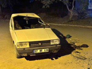 PARK HALİNDEKİ ARACA ÇARPAN TOFAŞ’IN SÜRÜCÜSÜ FİRAR ETTİ