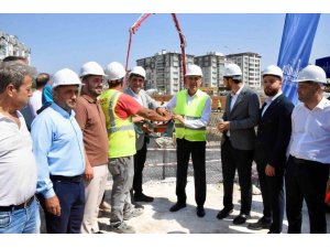 ANTAKYA BELEDİYESİ, GENÇLİK MERKEZİ VE PAZAR ALANI KOMPLEKSİ İNŞASI İÇİN TEMEL ATTI