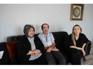 DÖLEK AİLESİNDEN SEVİNÇ GÖZYAŞI "ŞİMDİ ÜLKESİNİ DÖNMESİNİ BEKLİYORUZ"