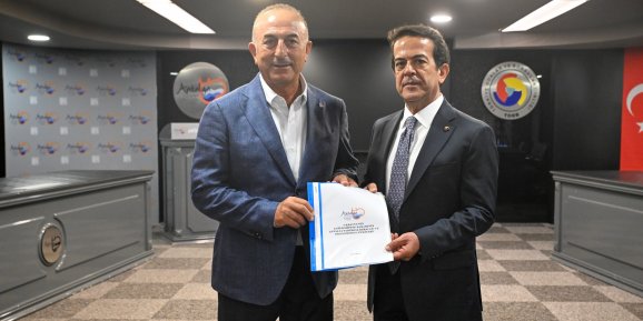 MEVLÜT ÇAVUŞOĞLU’NDAN ANTALYA BORSA’YA ZİYARET