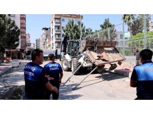MERSİN’DE HURDA VE ÇÖP YIĞAN VATANDAŞA CEZA