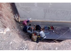 ŞANTİYEDE TEMELE DÜŞEN ŞAHIS YARALANDI