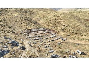 NURHAK’IN TAHTALI YAYLASI’NDA BAL SAĞIMI