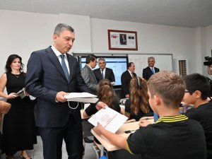 ANTALYA'DA 526 BİN 145 ÖĞRENCİ İÇİN İLK ZİL ÇALDI