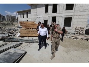 DEFNE’DE JANDARMA HİZMET BİNALARININ İNŞASI SÜRÜYOR