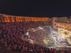 ASPENDOS FESTİVALİ'NE GÖRKEMLİ AÇILIŞ