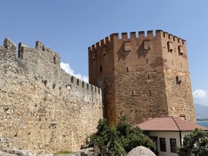 ALANYA'NIN SİMGELERİNE 44 BİN ZİYARETÇİ