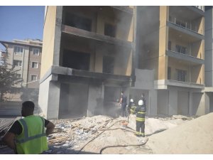 ANTAKYA’DA İNŞAAT HALİNDEKİ BİNADA YANGIN ÇIKTI