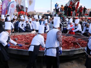 1930 KİLO AĞIRLIĞINDA SUCUKLU YUMURTA