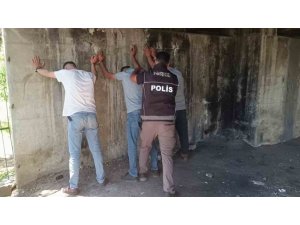 ADANA’DA NARKOTİK POLİSLERİ GÖREVDE