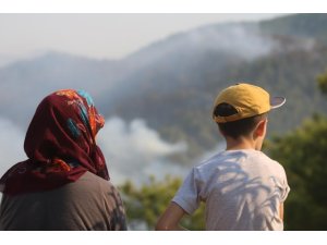 ALANYA KAYMAKAMI ÖZTÜRK: "YAYLAKONAK VE ŞIHLAR MAHALLEMİZDEKİ YANGINDA SÖNDÜRME ÇALIŞMALARIMIZ DEVAM EDİYOR"