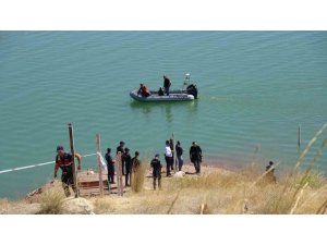 BURDUR’DA BARAJDA KAYBOLDUĞU DÜŞÜNÜLEN EMEKLİ POLİS İÇİN ARAMA ÇALIŞMASI BAŞLATILDI