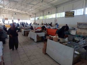BURDUR’DA PAZARCI KAVGASI: 2 YARALI