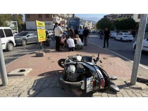 GAZİPAŞA’DA MİNİBÜS İLE MOTOSİKLET ÇARPIŞTI: 1 YARALI