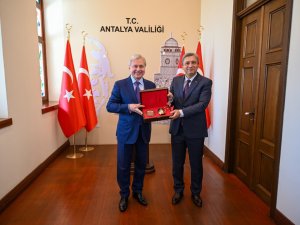 BAKAN ÇEREMİN'DEN VALİ ŞAHİN'E ZİYARET