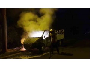 ALEVLERE TESLİM OLAN KAMYONET KULLANILMAZ HALE GELDİ