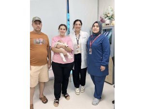 RİSKLİ GEBELİĞİ BULUNAN ANNE SAĞLIKLI ŞEKİLDE BEBEĞİNİ DÜNYAYA GETİRDİ