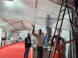 SON DAKİKA/KİTAP FUARINI YAĞMUR VURDU