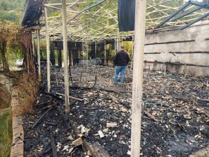 OSMANİYE’DE AHŞAP ALABALIK TESİSİ ALEVLERE TESLİM OLDU