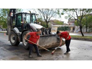 KAHRAMANMARAŞ’TA YAĞIŞ SONRASI TEMİZLİK