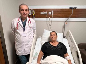 ŞİDDETLİ KARIN AĞRISIYLA HASTANEYE BAŞVURDU KANGREN OLDUĞUNU ÖĞRENDİ, AMELİYATLA SAĞLIĞINA KAVUŞTU