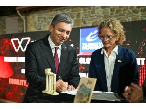 AVRUPA’NIN EN İYİ KÜREKÇİLERİ ANTALYA’DA YARIŞIYOR