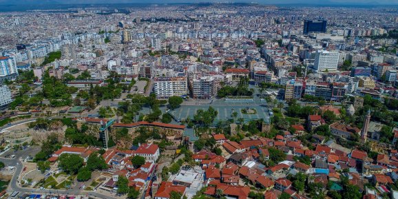 6 KONUTTAN 1'İNİ YABANCI ALDI