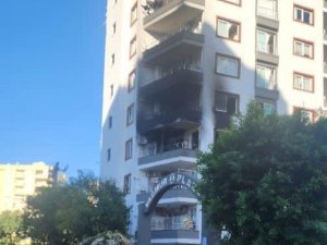 APARTMAN DAİRESİ ÇIKAN YANGINDA KULLANILAMAZ HALE GELDİ