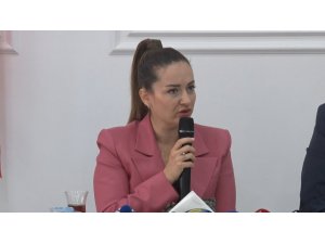 ANTALYA BÜYÜKŞEHİR BELEDİYE BAŞKANVEKİLİ ÖZDEMİR: "MUHİTTİN BAŞKAN GÜNDEN GÜNE KİLO VERİYOR, BAĞIŞIKLIĞI DÜŞÜYOR"