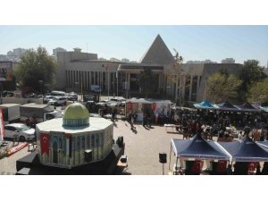 KAHRAMANMARAŞ’TA GAZZE YARARINA HAYIR ÇARŞISI